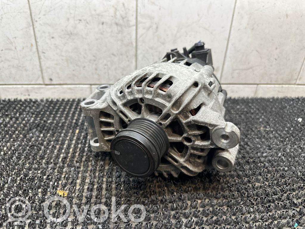 Volvo V40 Cross country Ģenerators 