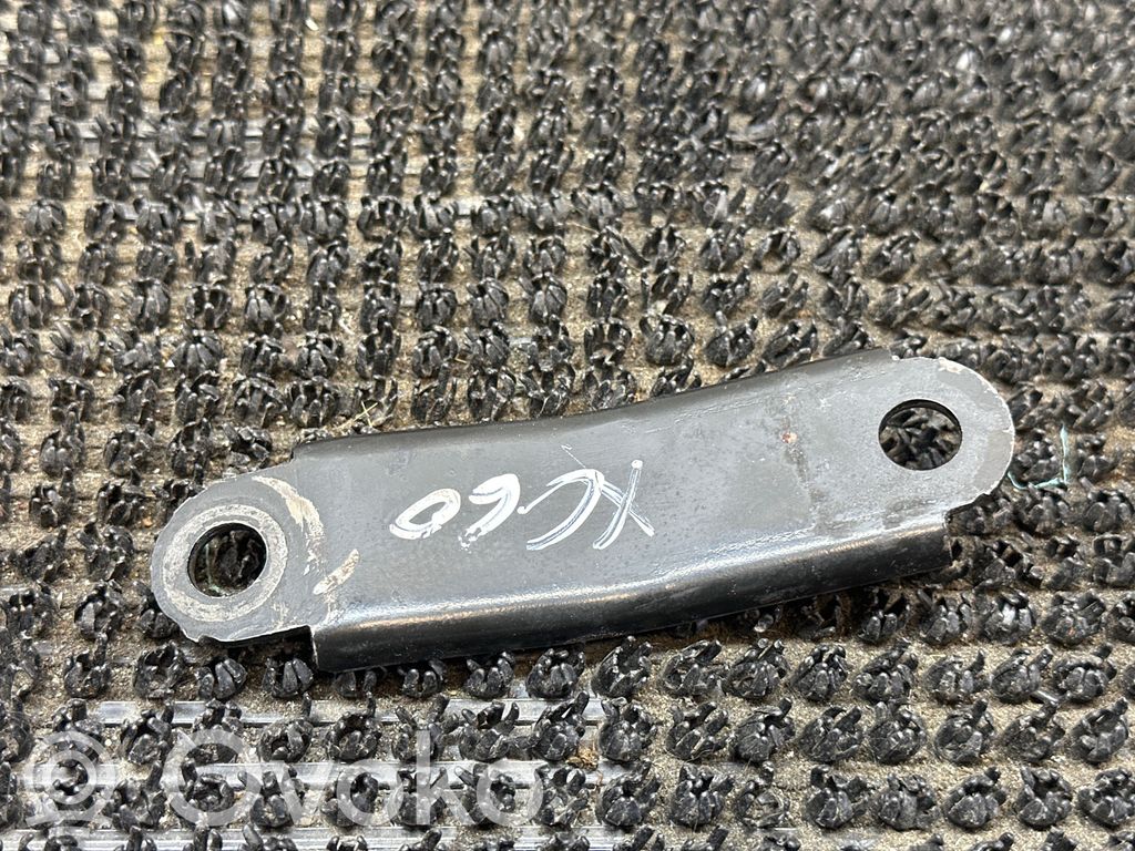 Volvo XC60 Engine mounting bracket 