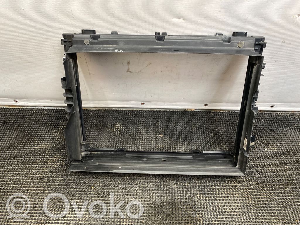 BMW 5 E60 E61 Radiatoru panelis 