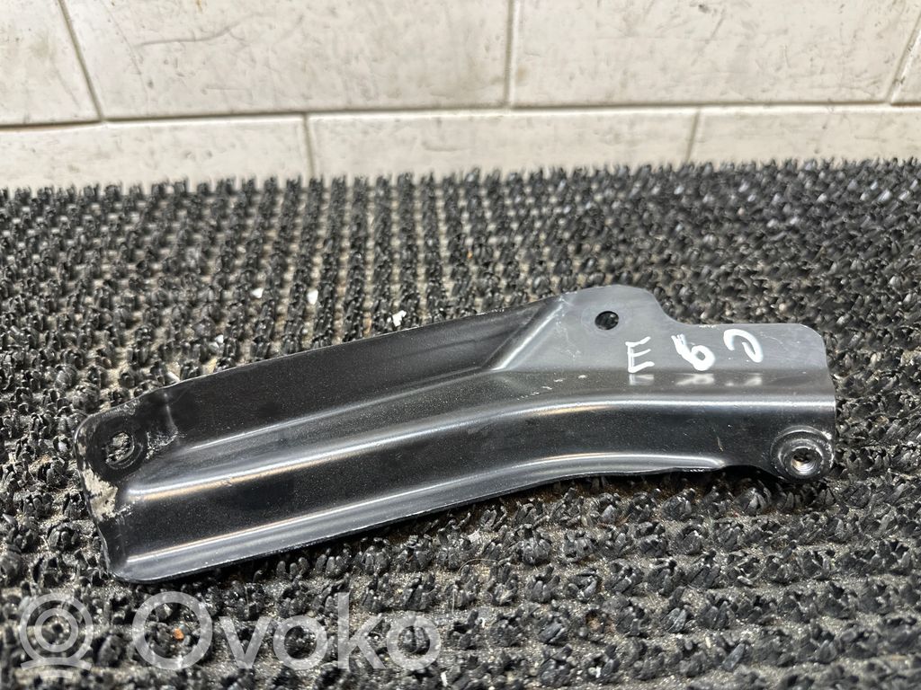 BMW 5 E60 E61 Muu moottoritilan osa 