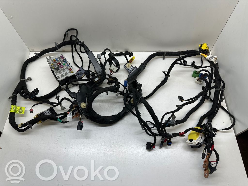 Okablowanie deski rozdzielczej   84253981,687780767