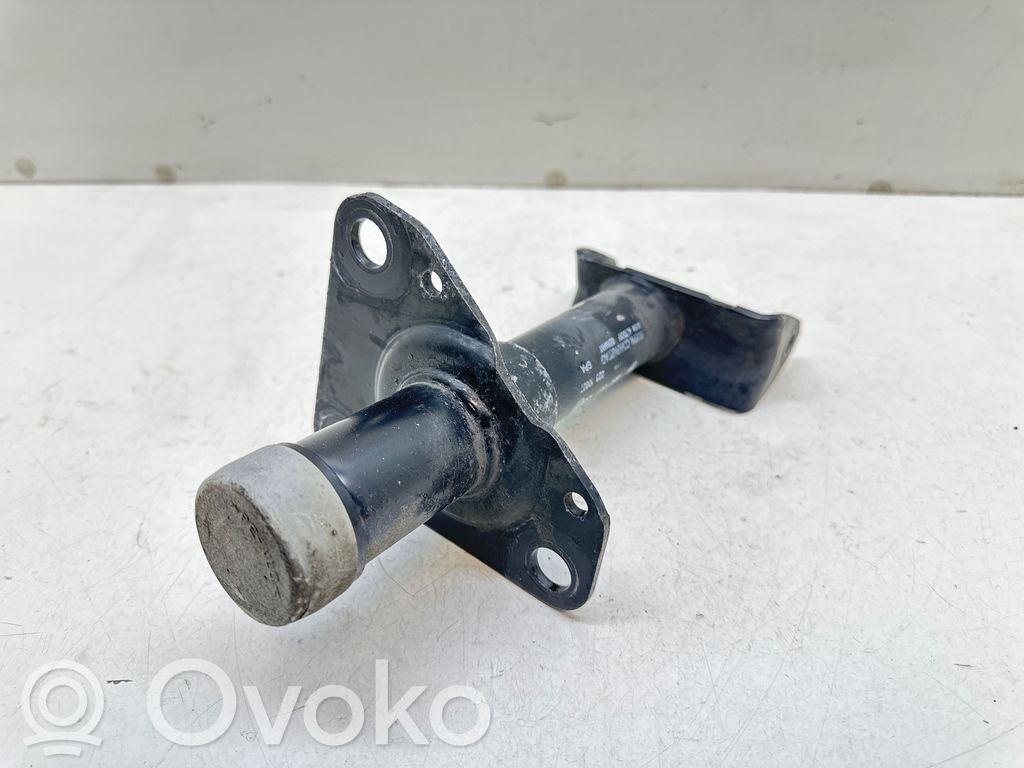 Volkswagen PASSAT B5 Front bumper shock/impact absorber 