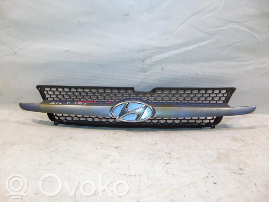 Hyundai Getz Etupuskurin ylempi jäähdytinsäleikkö 
