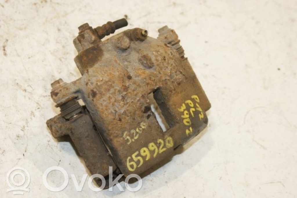 Nissan Primera Zacisk hamulcowy przedni 