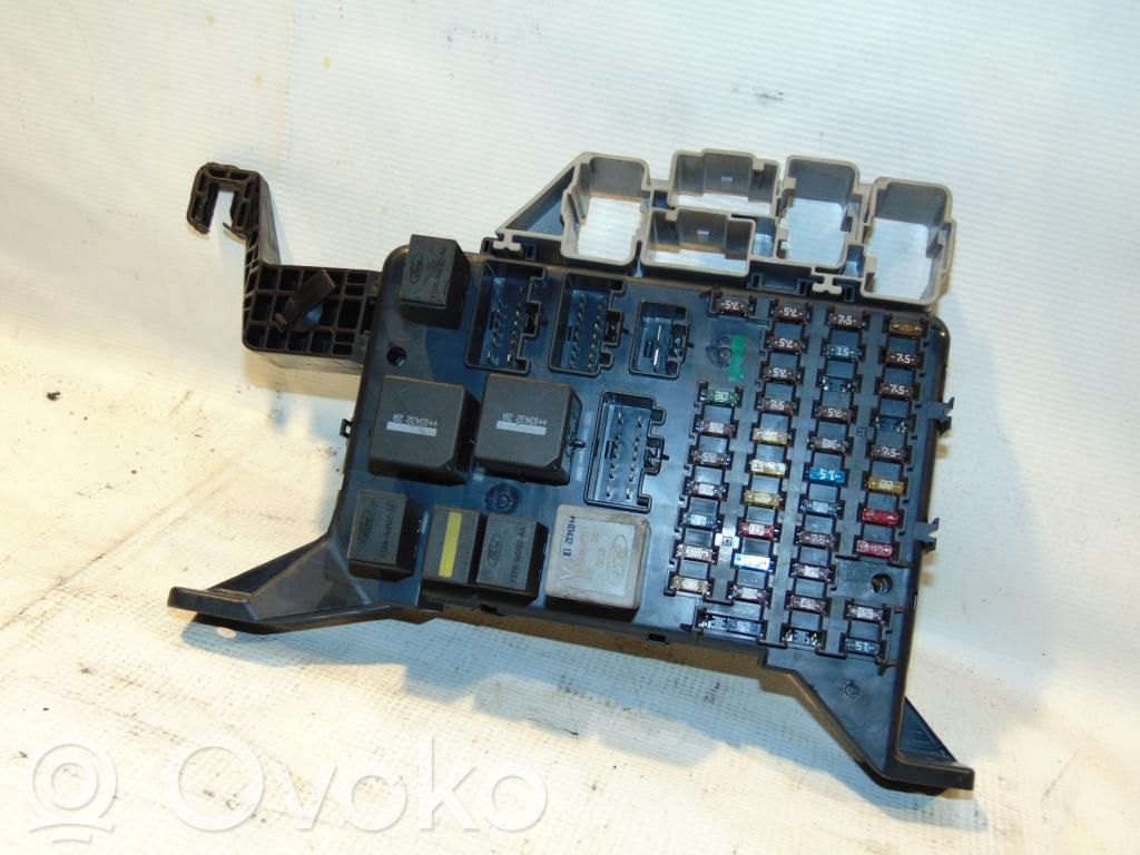 Ford Mondeo Mk III Fuse module 