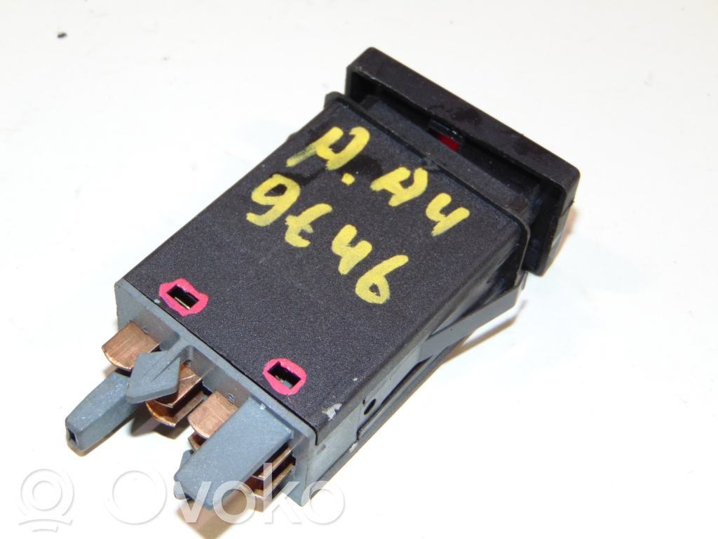 Hazard light switch   3B0953235B