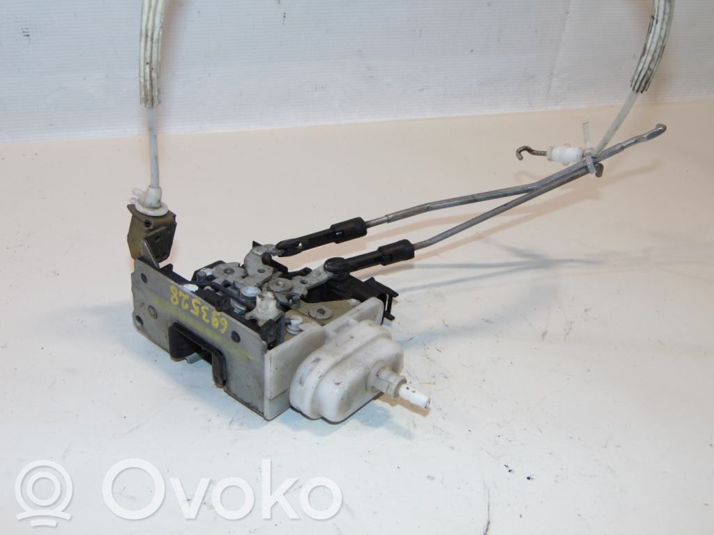 Audi A4 S4 B5 8D Front door lock 