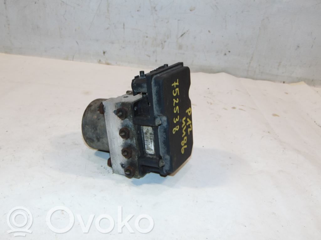 Nissan Primera Bomba de ABS 