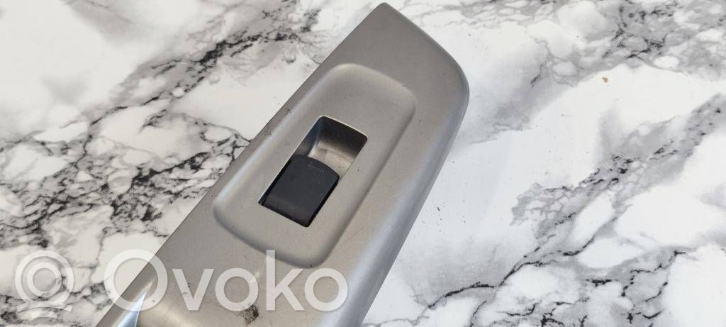 Subaru Forester SH Electric window control switch 