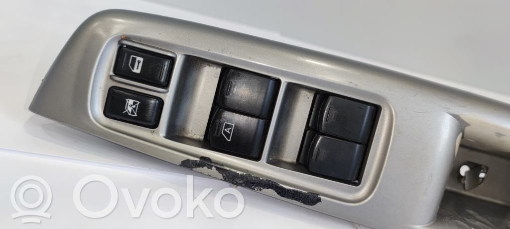 Subaru Forester SH A set of switches 