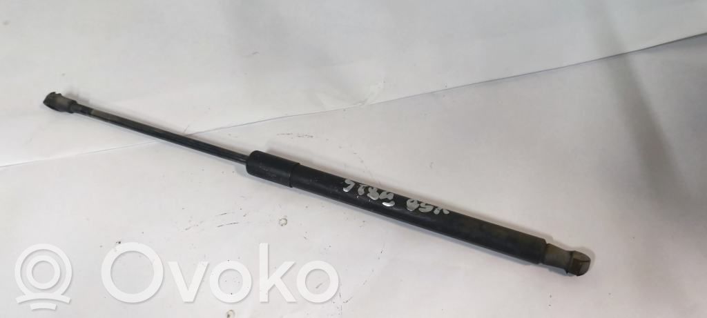 Volvo V50 Amortizatorius galinio dangčio 