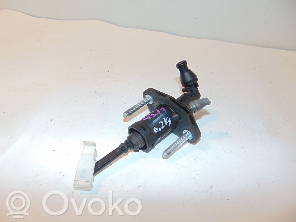 Opel Astra J Kytkimen pääsylinteri 