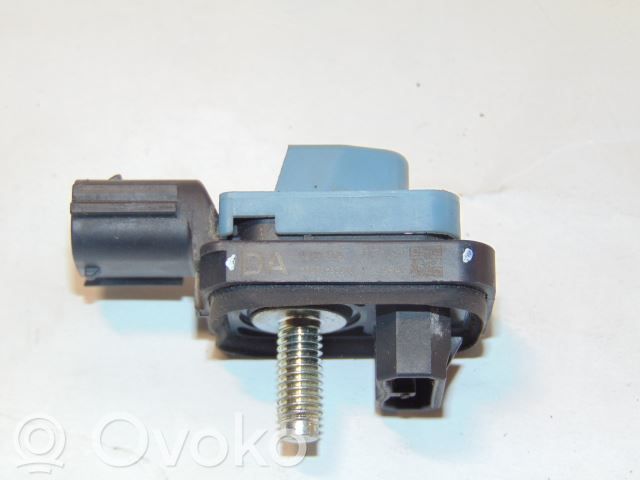Toyota Camry VIII XV70  Airbagsensor Crashsensor Drucksensor 