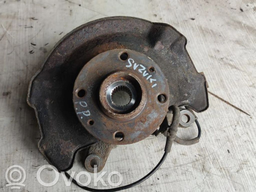 Suzuki Swift I Achsschenkel vorne 