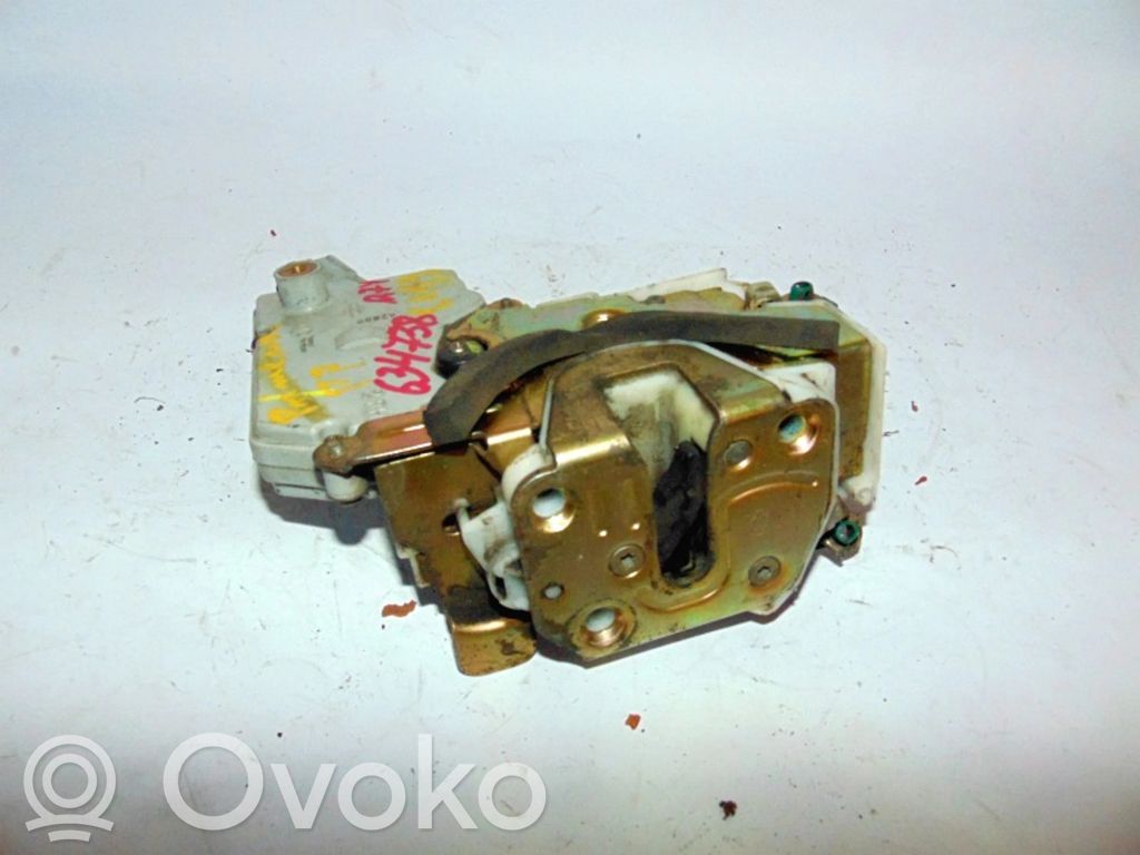 Zamek drzwi przednich   805022F915,805522F000