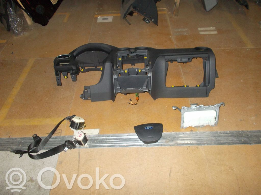 Airbag set with panel