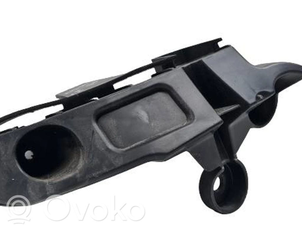 Rear bumper mounting bracket