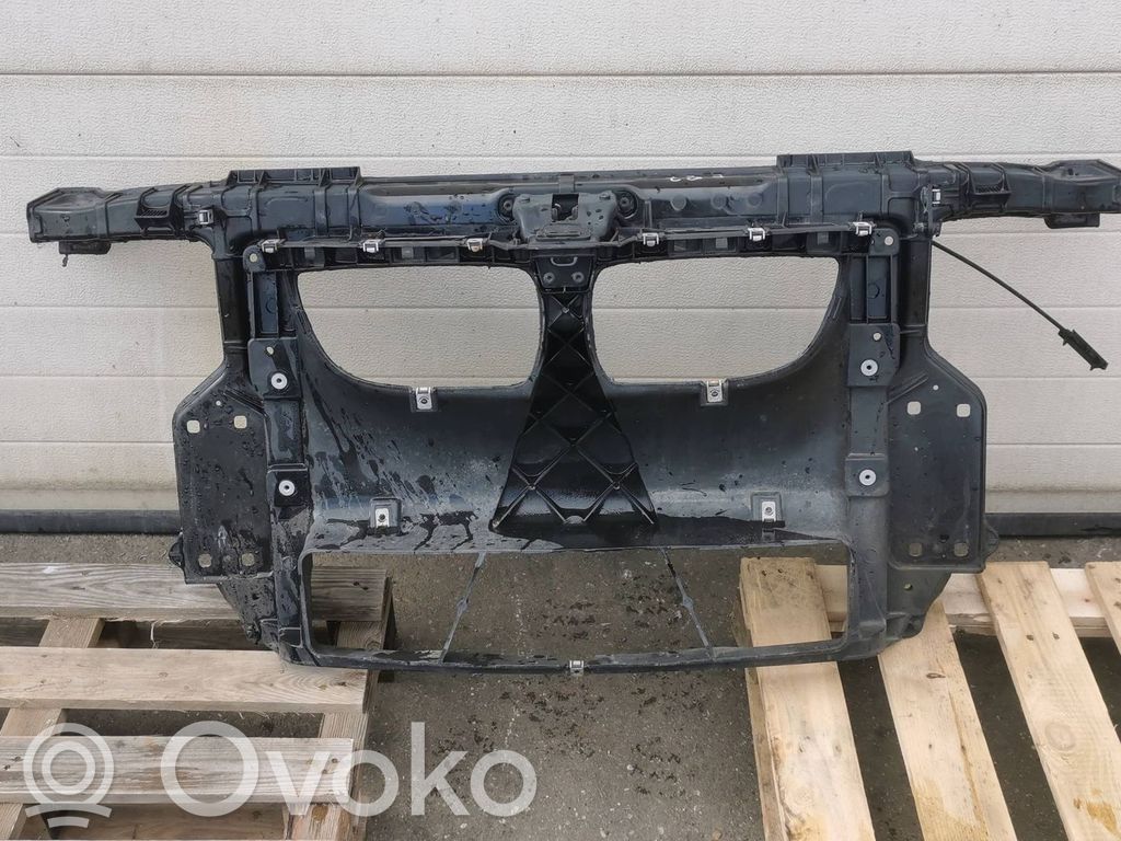 BMW 1 E81 E87 Radiatorių panelė 