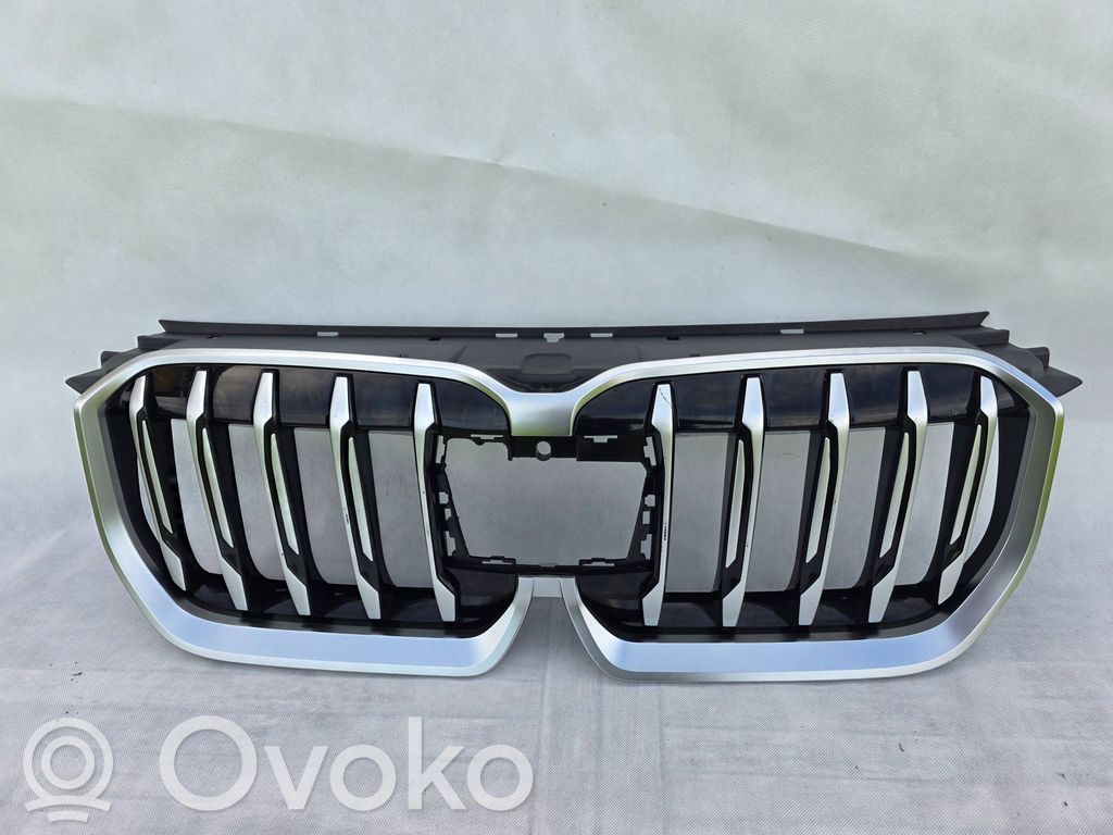BMW X1 U11 Front bumper upper radiator grill 