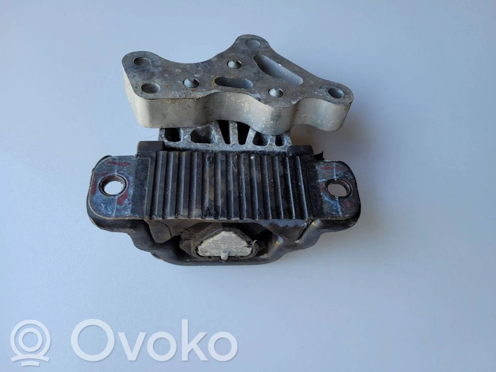 Fiat 500X Engine mount bracket 