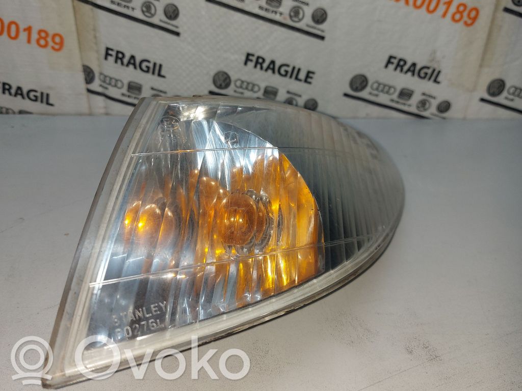 Front indicator light   P0276