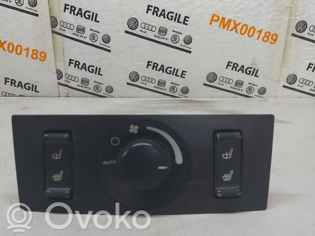Chrysler Pacifica Climate control unit 