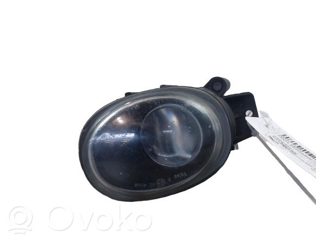 Etusumuvalo   1M0941702B,087485,190643052,1M0941702,1M0941702A,1M0941702B,1M0941704,39024577,4933996,66110282A1,66110284,7431088,PF0246D,ST5204413