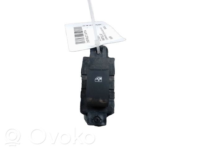 Chevrolet Captiva Electric window control switch 