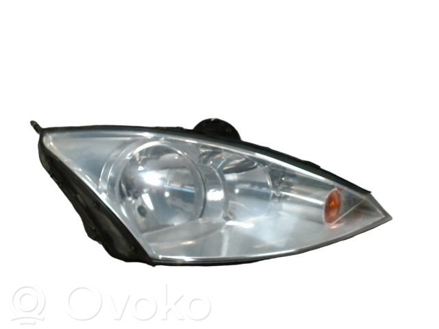 Ford Focus Lampa przednia 