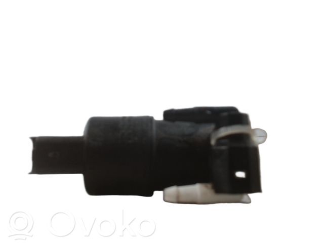 Windscreen/windshield washer pump   643475,0000643475,0000643492,04408575,04410722,116925,1298500100,150059210,150059310,15SKV013,190361,20126,289200004R,28920BU010,33215,4408575,4410722,55126,6001549443,6001549444,643460,643470,643475,643492,643498,643770,7500126,7700428336,7700428386,7700428390,7700430078,7700436687,8200030639,8200194414,88211,88214,91160063,93160293,954600,9641553980,9643447980,9722,LG260,SP033