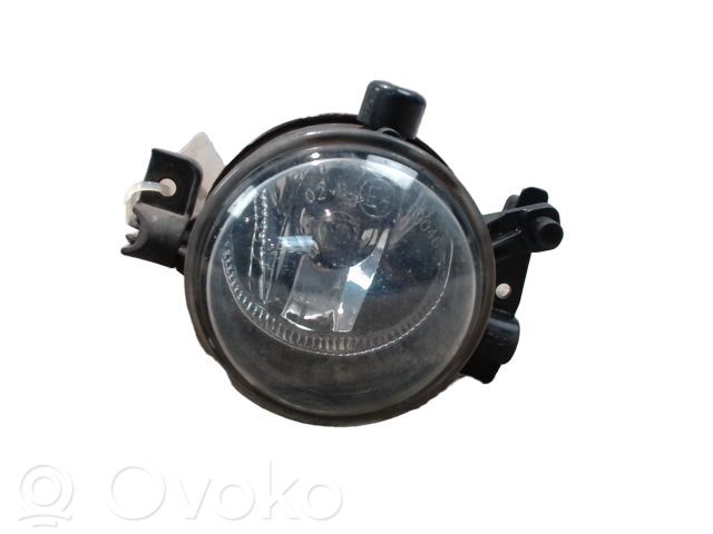 Miglas lukturis priekšā   1481005,093611,1234874,13316772,13316802,1465088,1471729,1481005,1862996,190407001,2902401,2912400,309018,39021568,39021569,3M5115K201AA,3M5115K201AB,3M5115K202AA,4312010RUE,609040,718121602221,BSG30815001,FD4244413,FD7154413