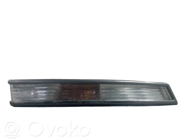 Volkswagen PASSAT B6 Kierunkowskaz przedni 