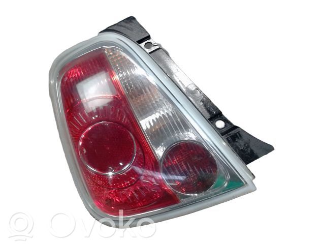 Lampa tylna   51885548,0000051787494,0000051885548,1111284012,1604921,1604931,1604933,20130701A1,20130711,2211348,3405091,490091,51787492,51787494,51795458,51885548,6611931LLDUE,6611931LLDUEN,714027040781,FT0304154,LLH412