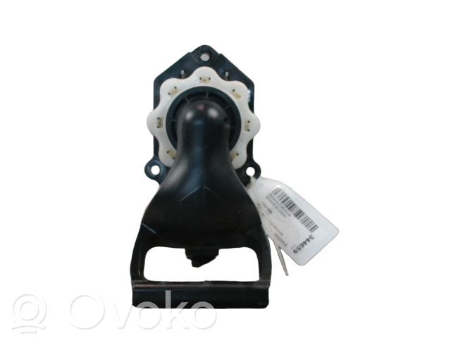 Spare wheel mounting bracket   8200601401,8200601401