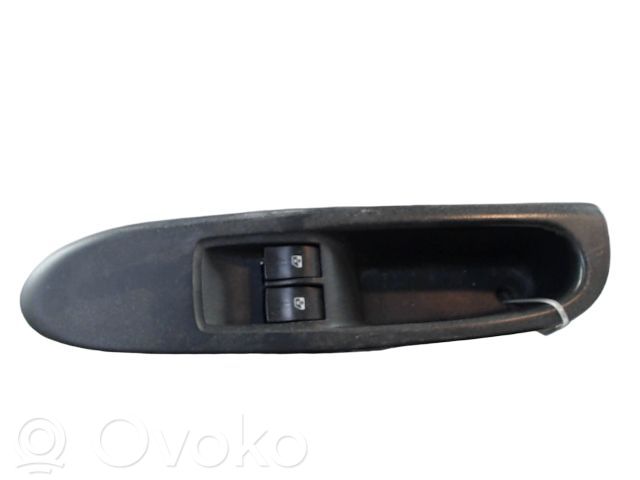 Renault Clio II Включатель электрических окон 
