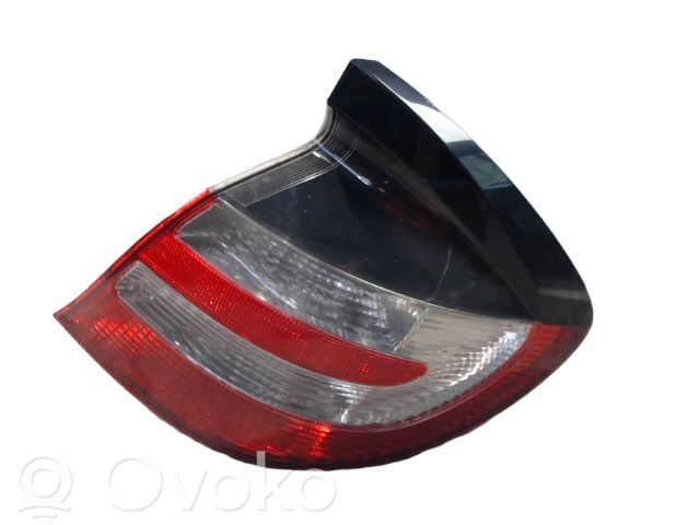 Mercedes-Benz C W203 Lampa tylna 