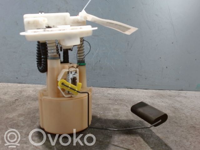 Renault Clio II Pompa paliwa w zbiorniku 