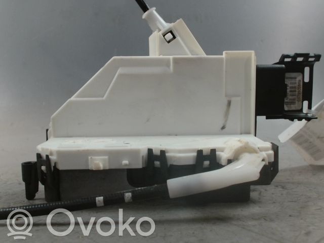 Peugeot Partner Etuoven lukko 