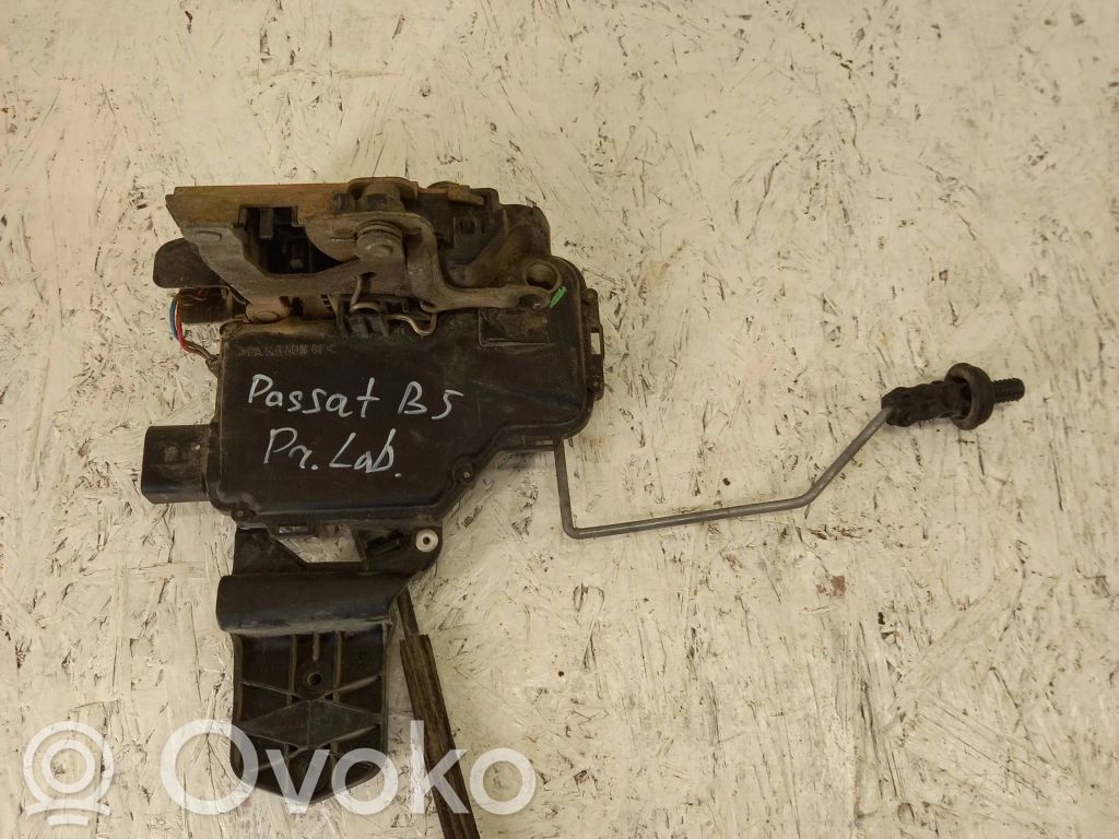 Volkswagen PASSAT B5 Etuoven lukko 