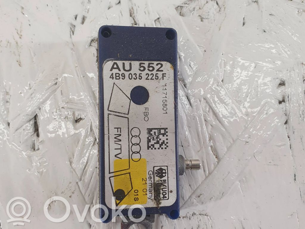 Audi A6 S6 C5 4B Pystyantennivahvistin 