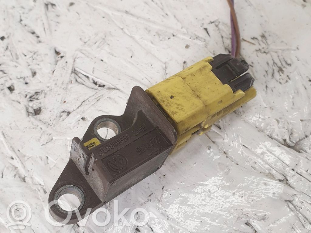 Audi A6 S6 C6 4F Airbag deployment crash/impact sensor 