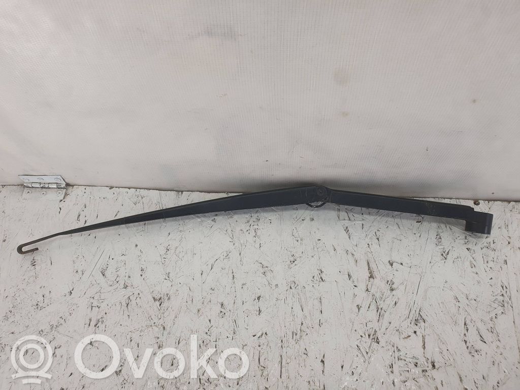 Subaru Outback Front wiper blade arm 