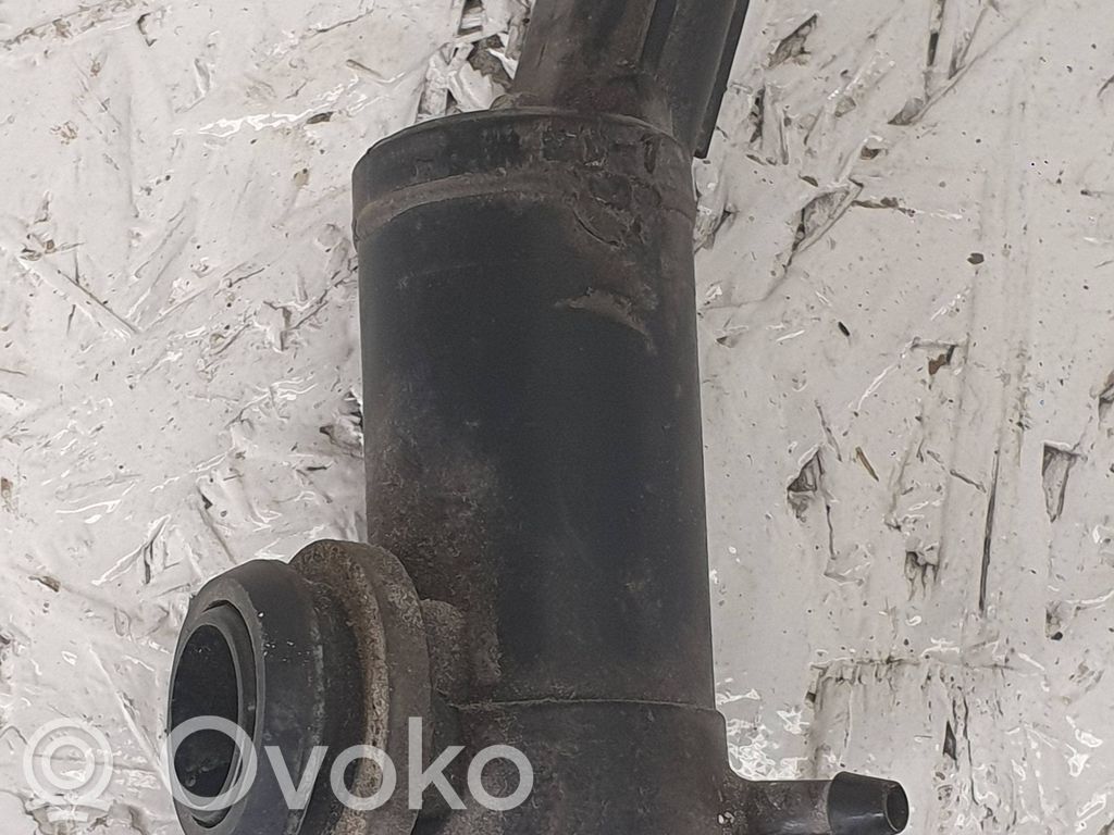 Subaru Outback Windscreen/windshield washer pump 