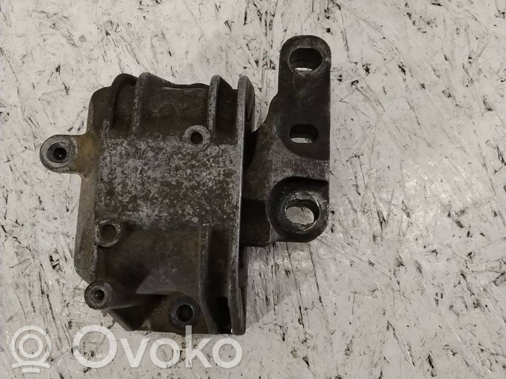 Engine mount bracket   3618372