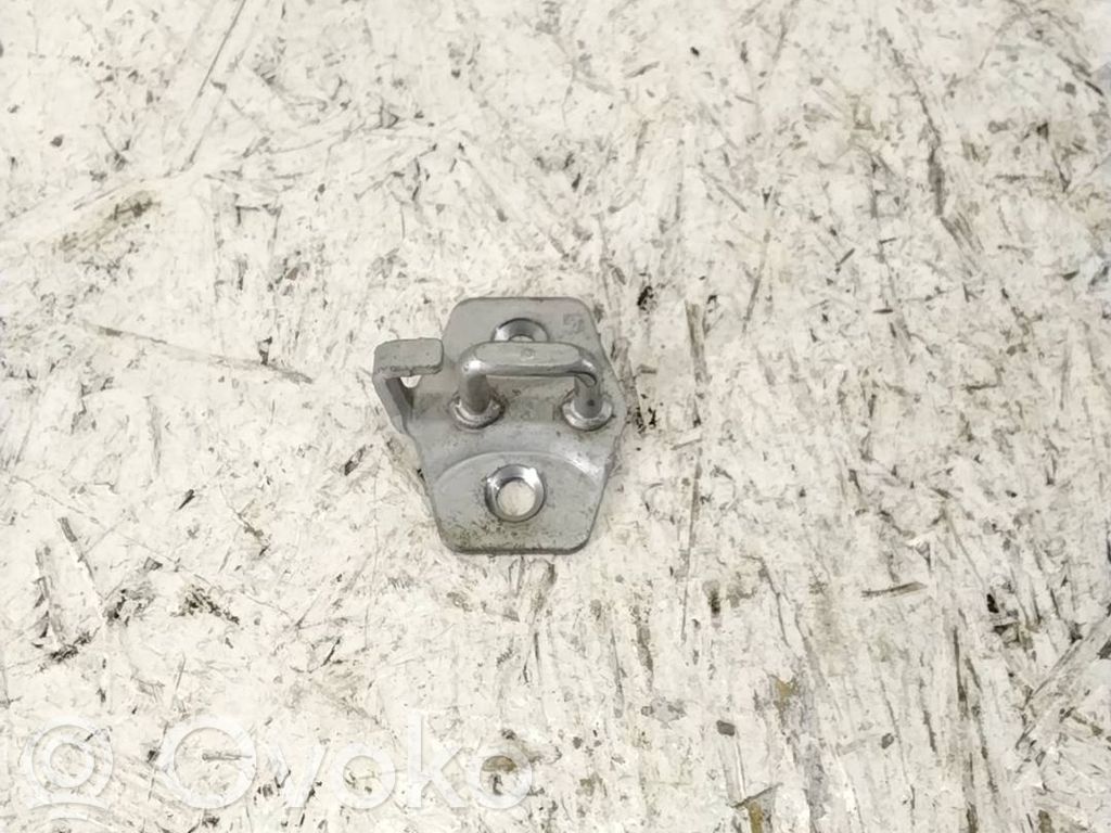 Jeep Grand Cherokee (WK) Front door lock loop/hook striker 