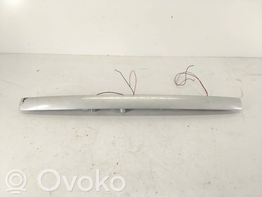 Éclairage de plaque d'immatriculation   4E0827576