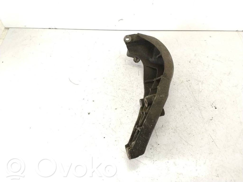 Opel Vectra B Engine mounting bracket 