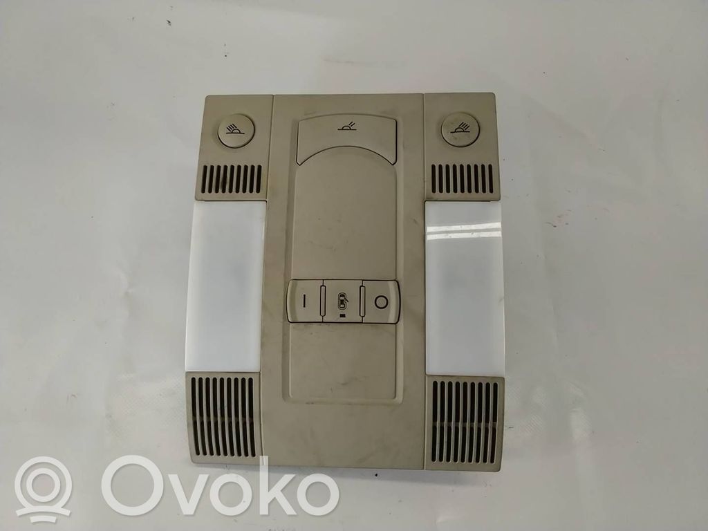 Etuistuimen valo   4E0910135A,4E0947097AK,4E0907135A