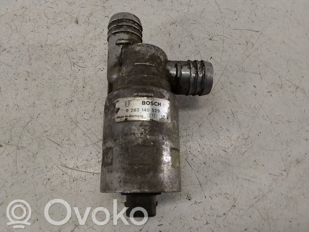 BMW 3 E36 Laisvos eigos vožtuvas (reguliatorius) 