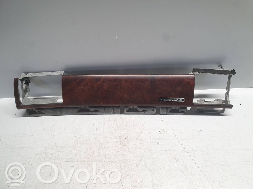 Audi A8 S8 D3 4E Panelės apdailos skydas (centrinis) 